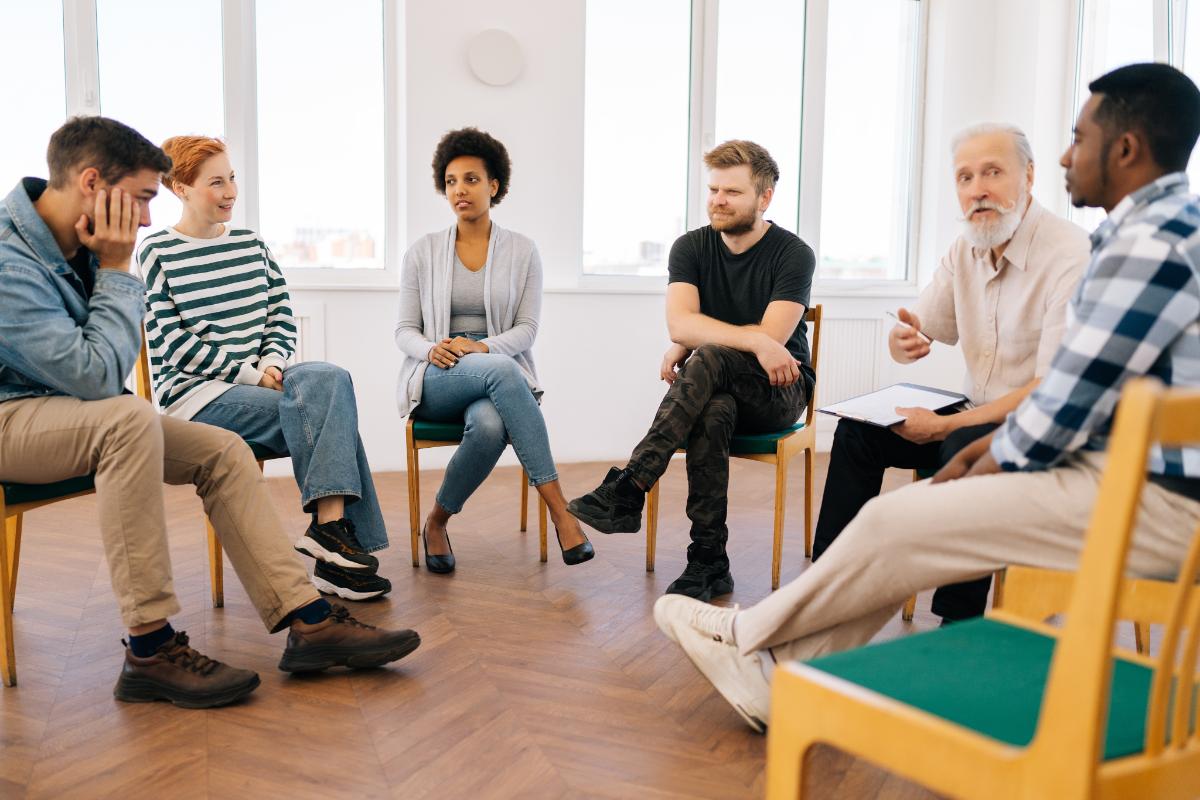Home 5 benefits of group therapy during addiction recovery